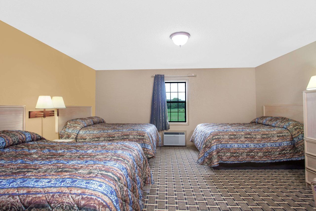 Knights Inn Wildersville Экстерьер фото